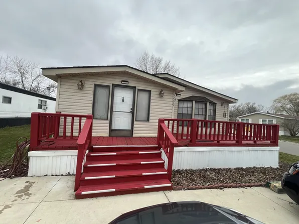 52239 Oxford Ln, New Baltimore, MI 48051