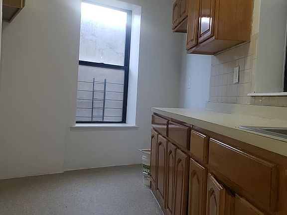 4th image of 1090 Franklin Ave APT 2E