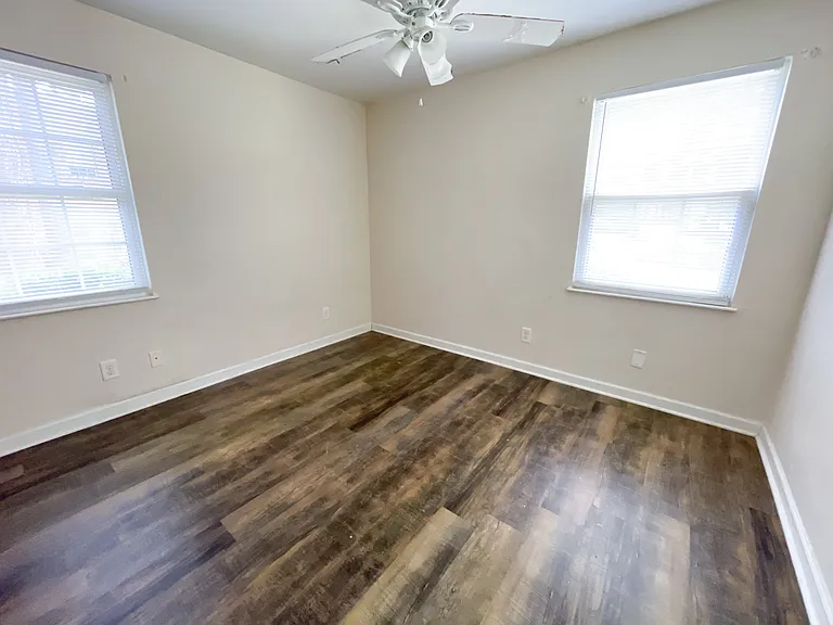 425 Cambout St — Photo 6
