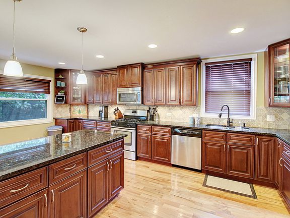 5th image of 26469 W Prospect Ave