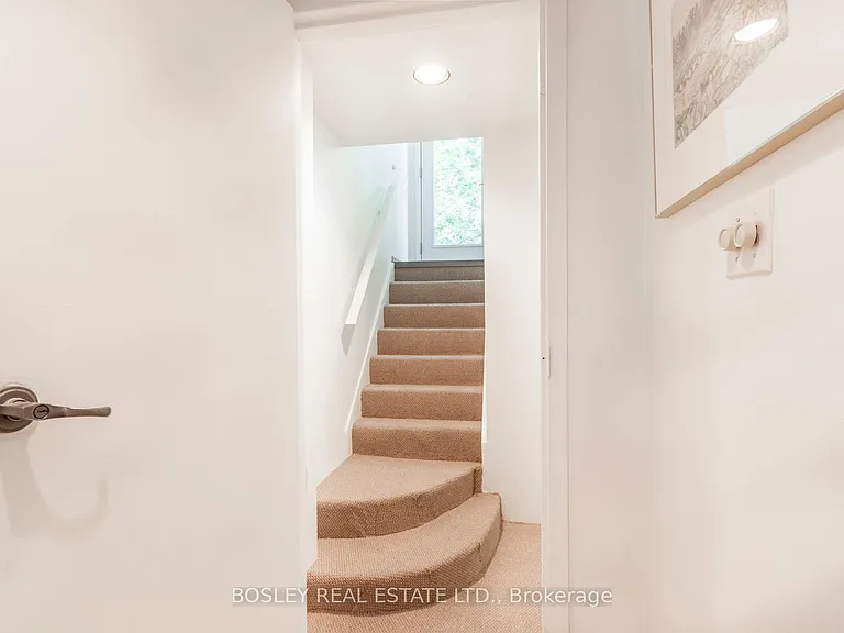 22 Martin Cres — Photo 26