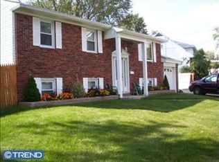 8 Bryant Rd, Turnersville, NJ 08012