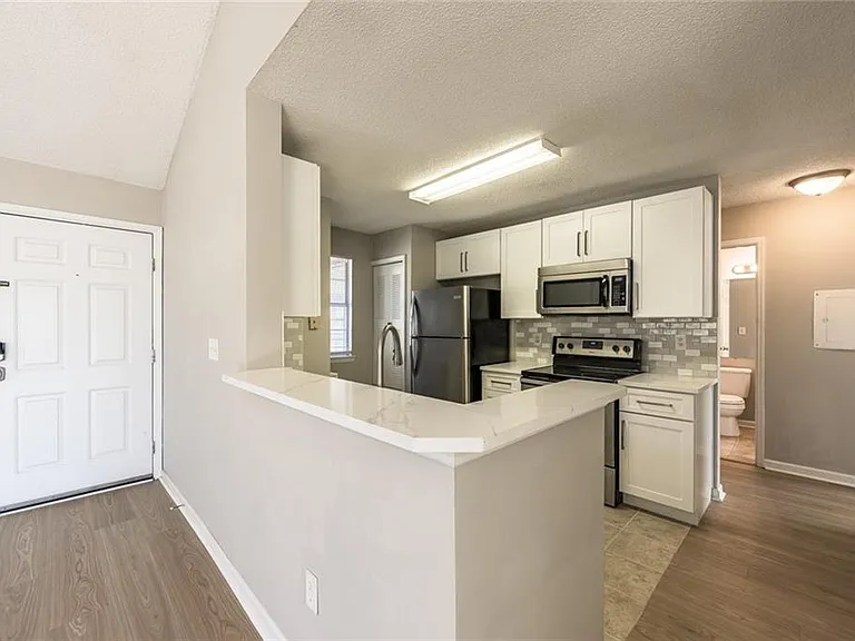 1107 Sandy Lane Dr — Photo 9