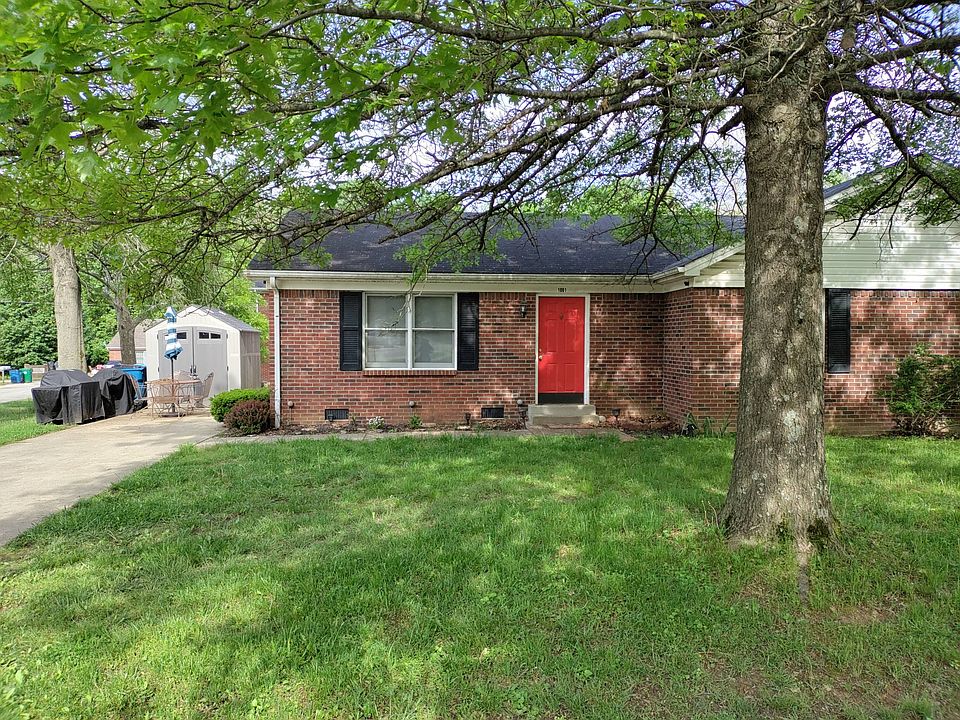 2nd image of 1001 Northwood Loop