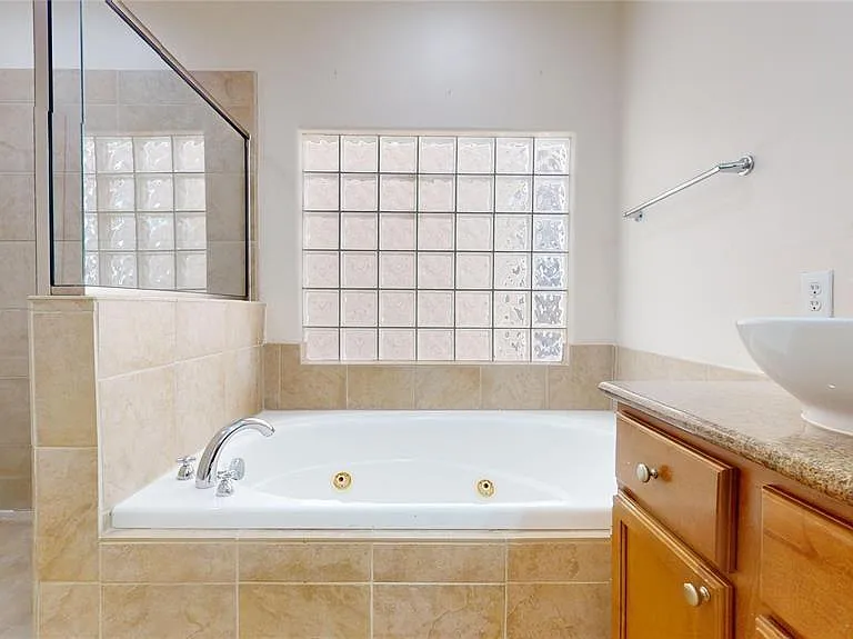 1502 Birdsall St — Photo 32