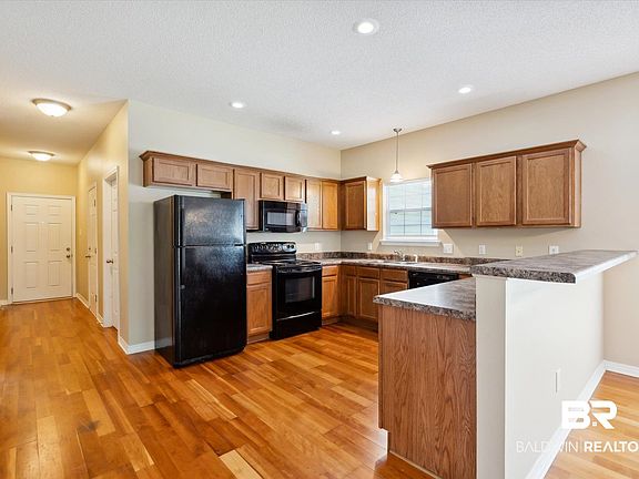 2nd image of 1116 Oxbridge Way