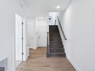 10812 Willow Ter, Fairfax, VA 22030