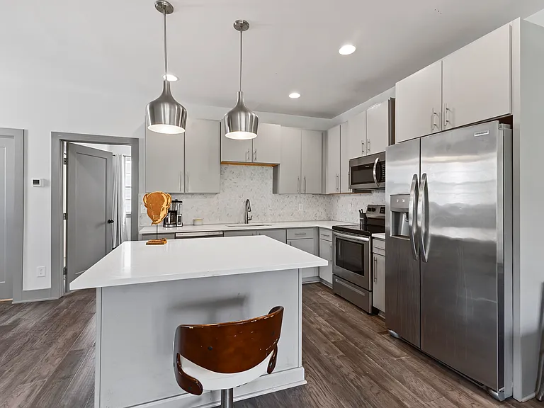 122C Oceola Ave — Photo 2