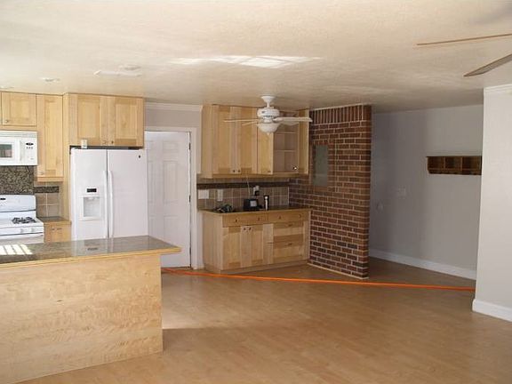 4th image of 1037 Kennedy Dr