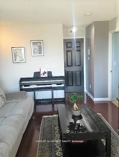 23 Oneida Cres #411 — Photo 9