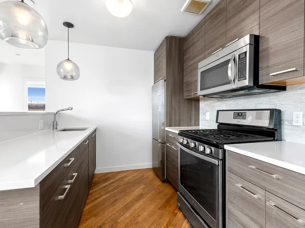 186 Putman Avenue image 4 of 8