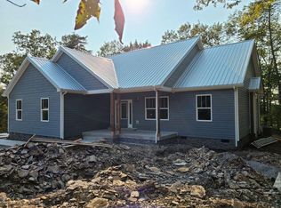 14 Alcorn Cemetery Rd, Irvine, KY 40336