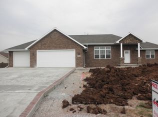 1905 Snowy Owl Ct, De Pere, WI 54115