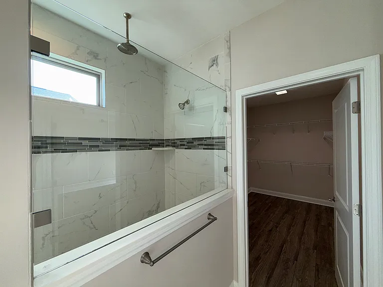 Spacious Walk in Closet off Bath