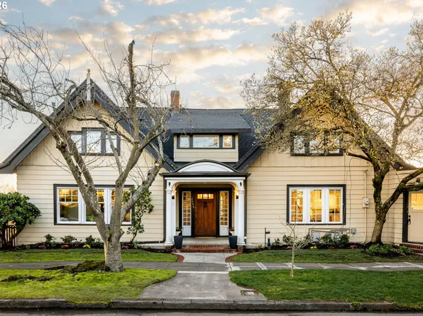 2806 NE Alameda St, Portland, OR 97212