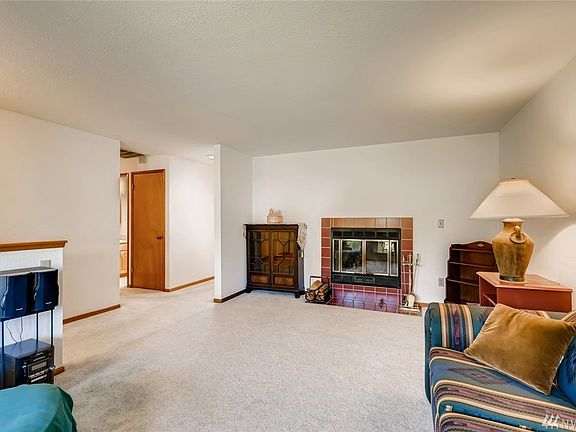 Classic wood burning fireplace to keeo you cozy!  