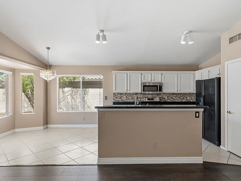 11820 S 45th St — Photo 26