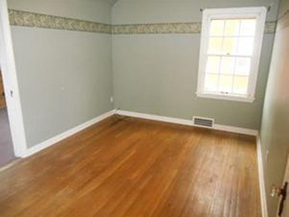 5th image of 10108 S Highland Ave