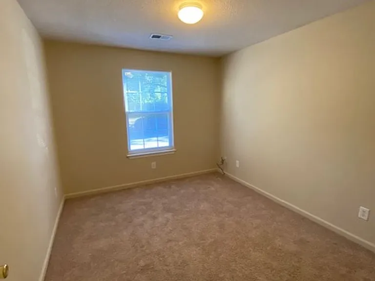 Deerwood Place Apartments - 2 bdrm / 2 bath — Photo 11