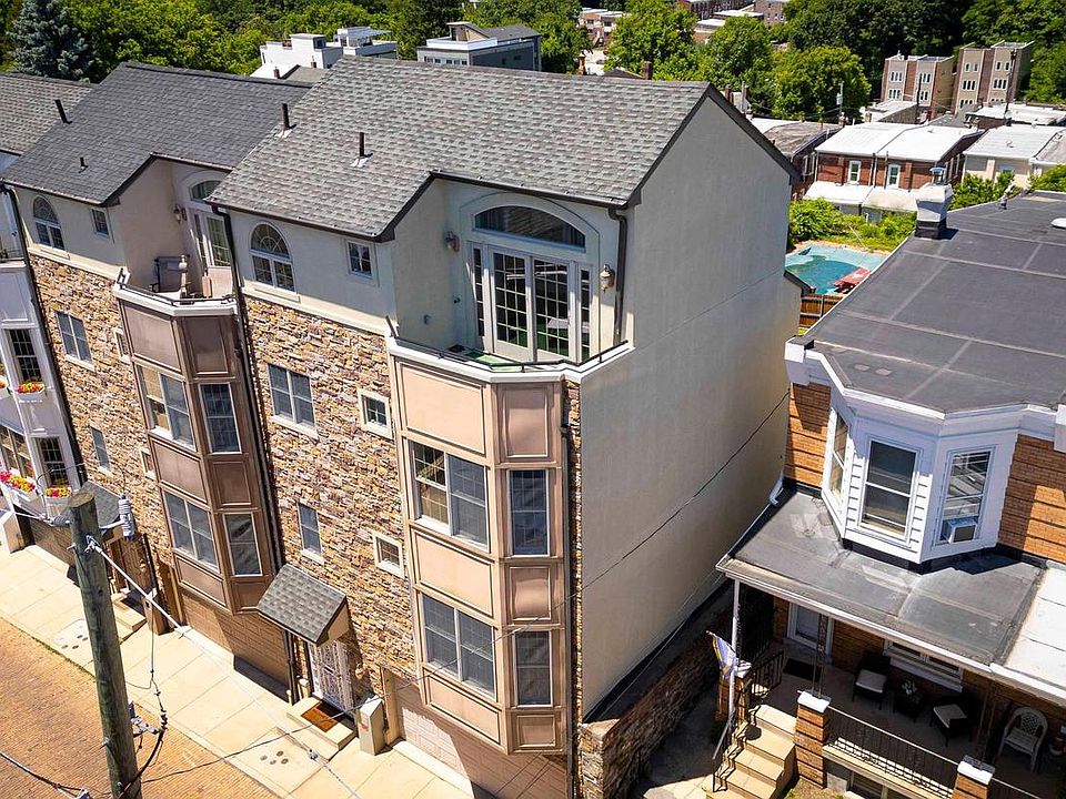 1st image of 308 Dupont St