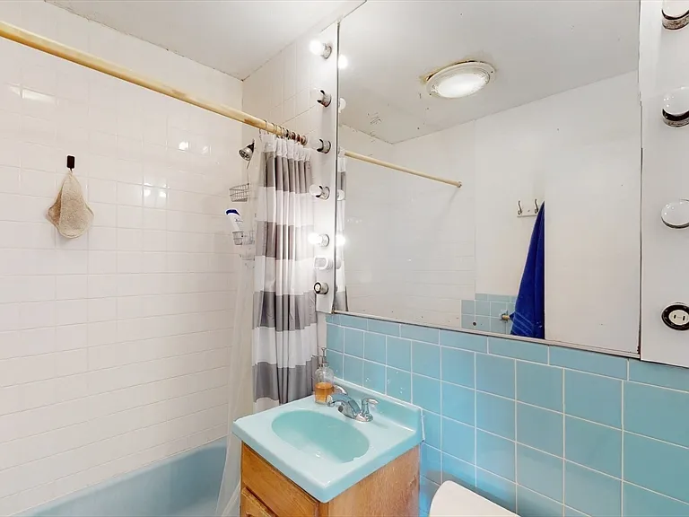 513 Beacon St #10 — Photo 22