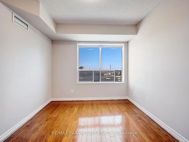 25 Kingsbridge Garden Cir #616 — Photo 36
