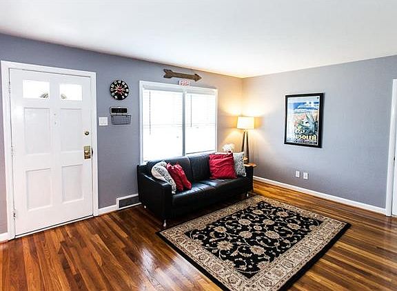 2nd image of 584 Meadowridge Dr