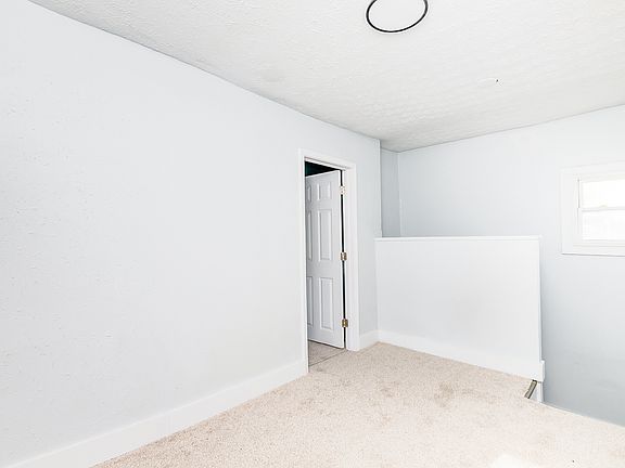 4th image of 4012 Sunset Ave