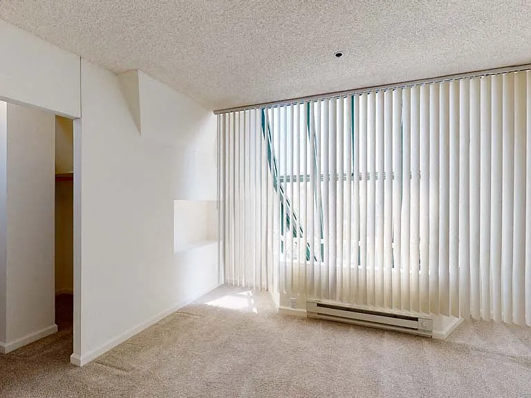 Trinity Towers Apartments — Photo 108
