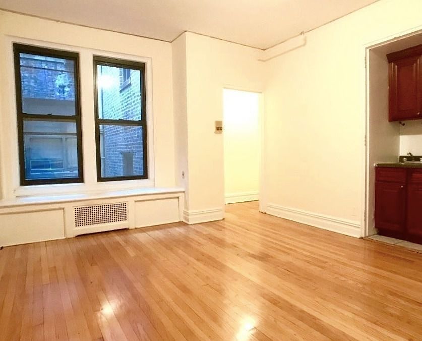 1st image of 245 W 72nd St Ofc 2