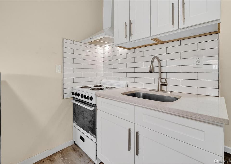 1st image of 156 Willow St #1