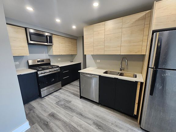 3rd image of 444 Cambridge St S #1018208