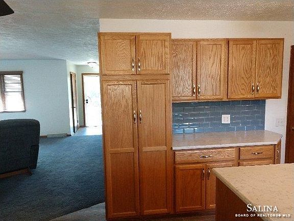 5th image of 2043 Norton St