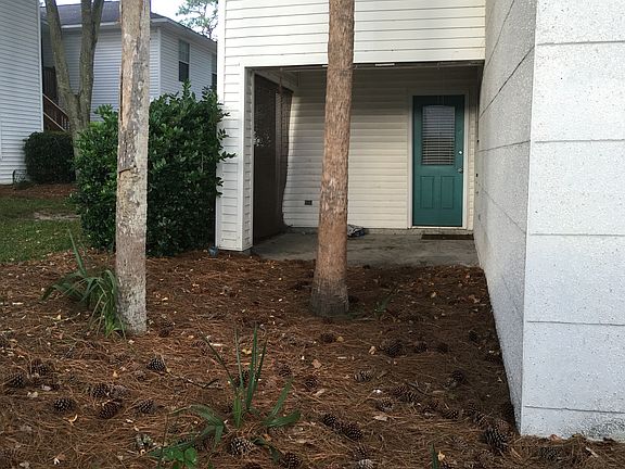3rd image of 107 E Island Square Dr