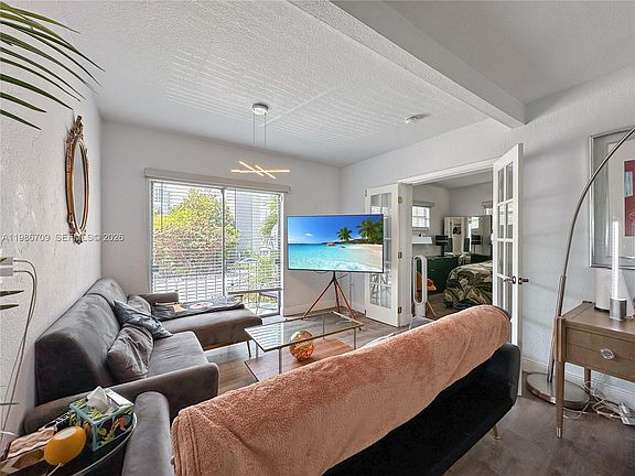2nd image of 1611 West Ave APT 9