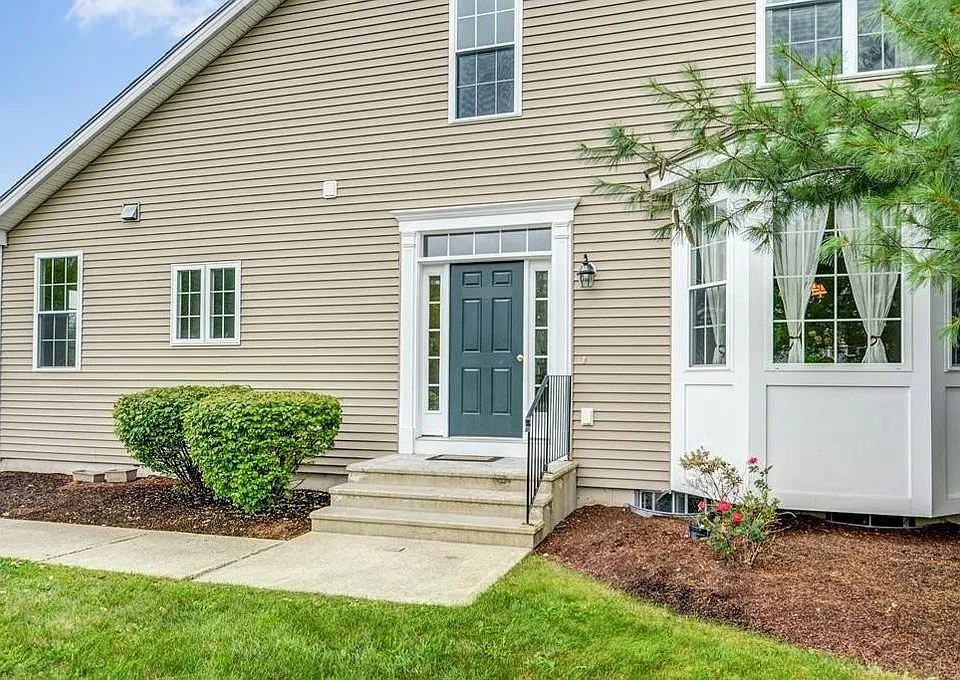 84 Buttercup Ln