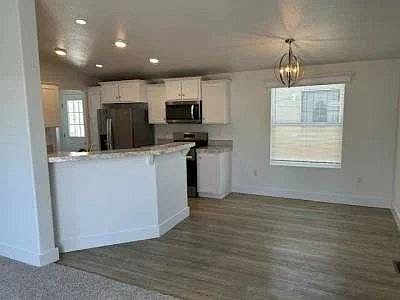 2nd image of 80 Lilac Ln