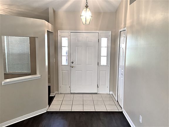 2nd image of 722 Meadow Park Dr