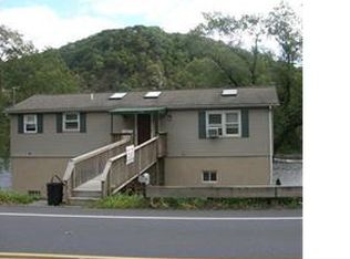 2305 N Delaware Dr, Easton, PA 18040