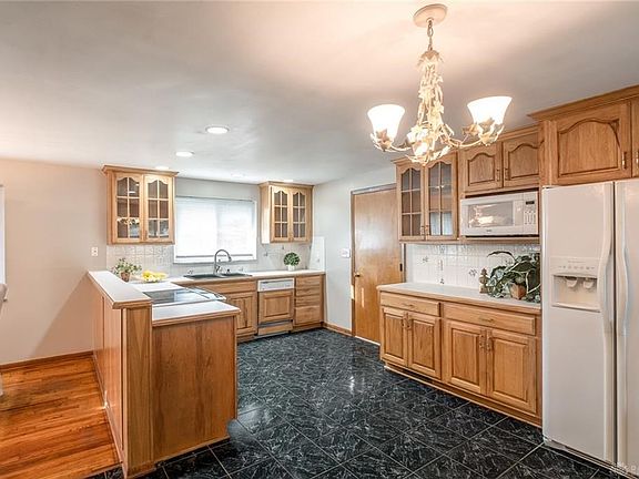 4th image of 4862 Wilmington Pike
