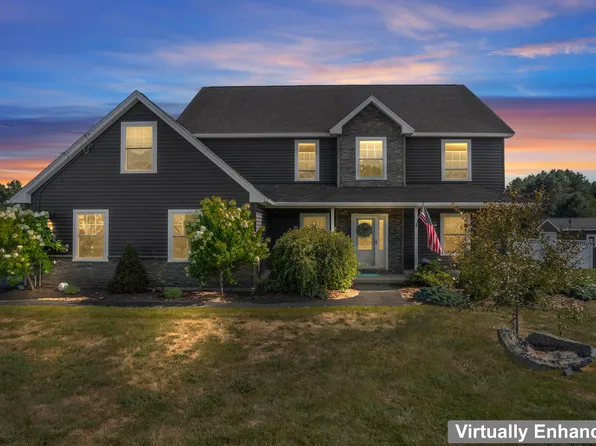 29 Foster Avenue, Hampden, ME 04444