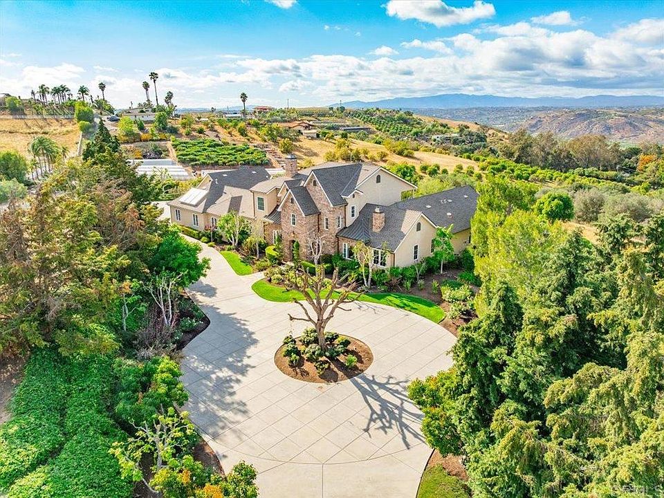 1st image of 32110 Dos Ninas Rd