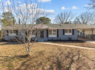 1616 Inverness Dr, Fayetteville, NC 28304