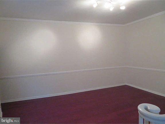 5th image of 4704 Umbria St