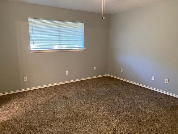 5th image of 286 Chambers Dr