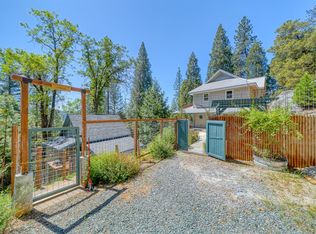 10120 Livingston Dr, Nevada City, CA 95959