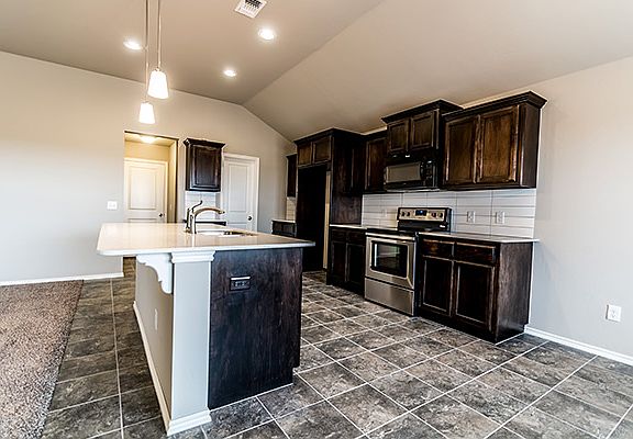 3rd image of 10440 NW 35th St
