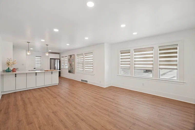 4 bed, 1.0 bath, 1750 sqft, $2,500 — Photo 2