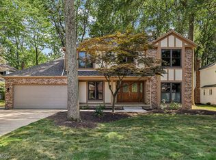 25745 Briarwood Ct, Westlake, OH 44145
