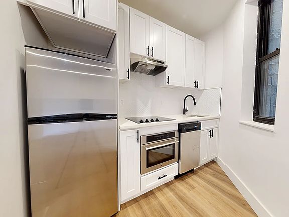 2nd image of 2785 Broadway APT 5A